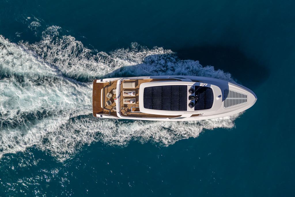 Ferretti INFYNITO 90 ile Denizlerde Benzersiz Bir Deneyim