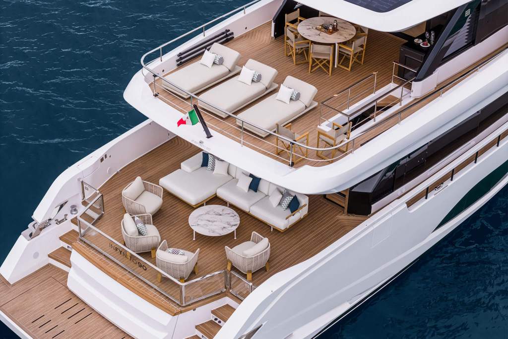 Ferretti INFYNITO 90 ile Denizlerde Benzersiz Bir Deneyim