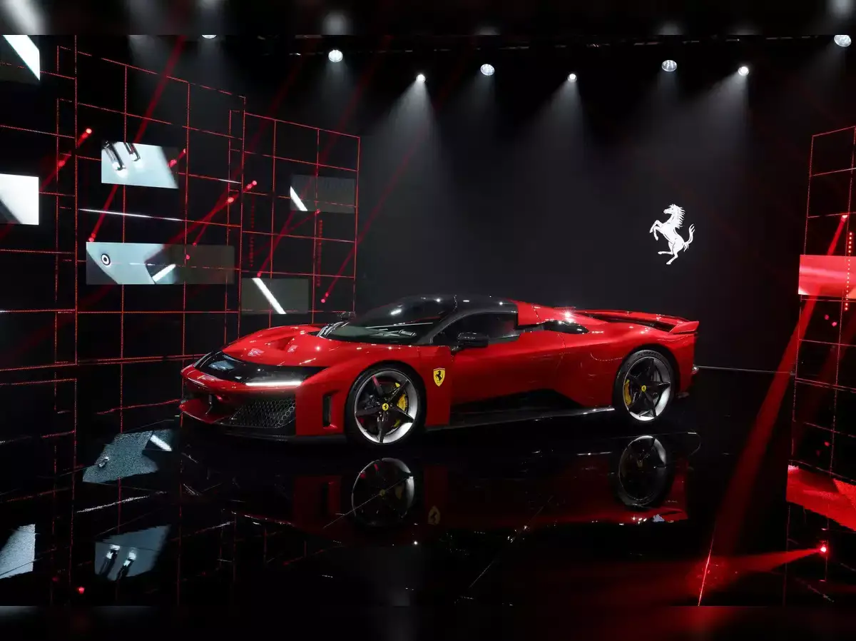 Ferrari-F80-Hız-Güç-ve-Zarafetin-Yeni-Tanımı