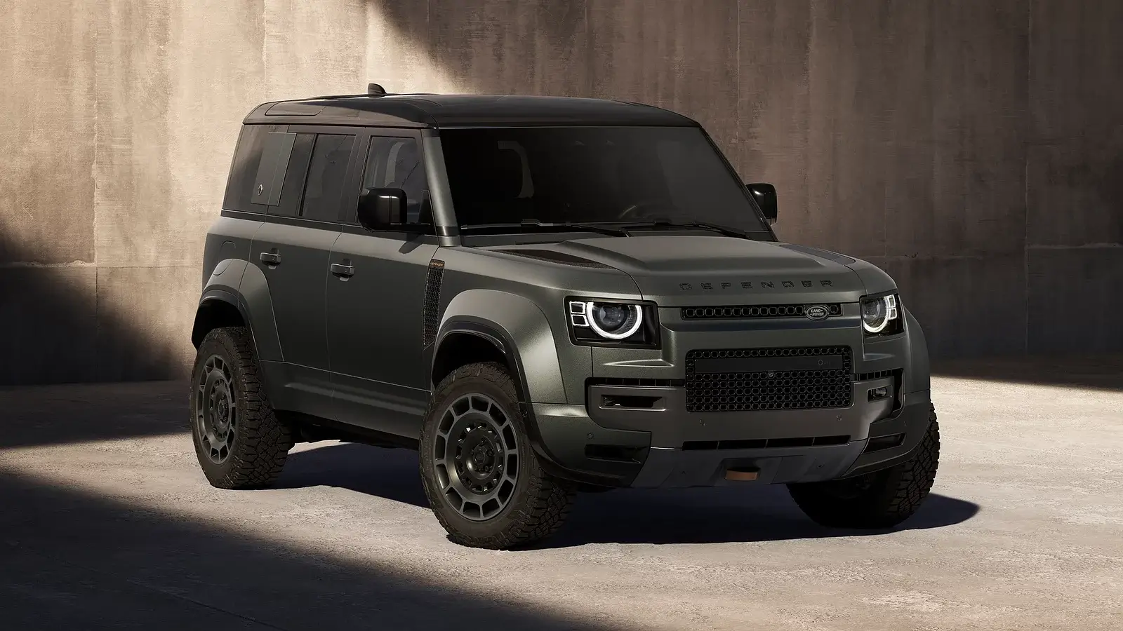 Land-Rover-Defender-Octa-Guc-ve-Konforun-Zirvesi